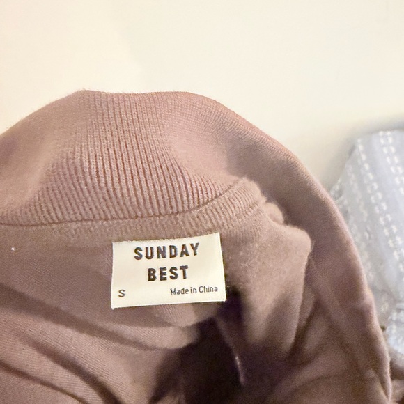 Aritzia Brown Long Sleeve Cropped Polo Top - Picture 3 of 3